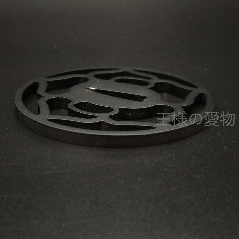 楽天市場】刀鍔 鉄地 透かし 桔梗の図 日本刀装具 鍔 つば ツバ 刀の鍔