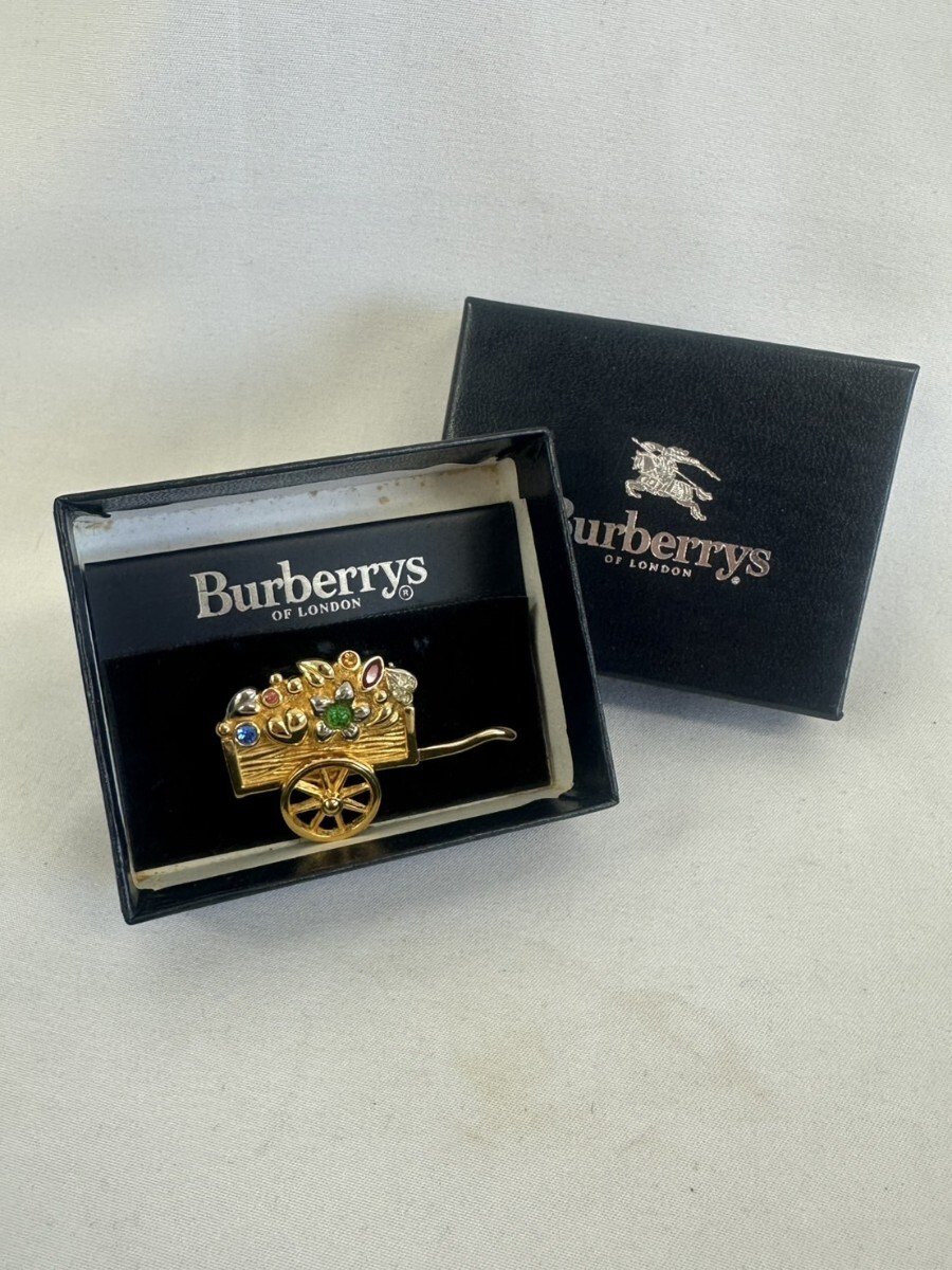 Yahoo!オークション -「ブローチ」(バーバリー) (は)の落札相場・落札価格