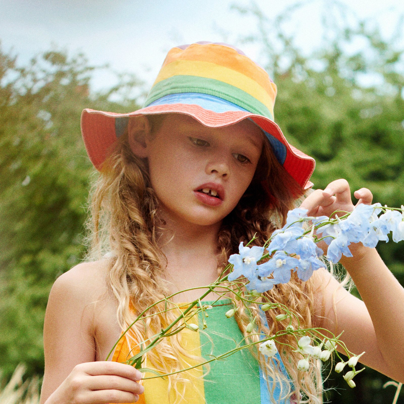 Stella McCartney is Taking Us Over the Rainbow for Spring — meer